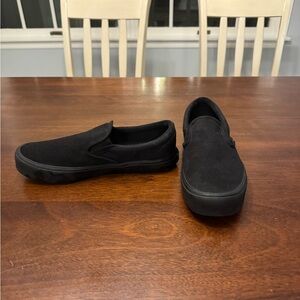 Black Slip-On Men's Shoes - Vans size 8